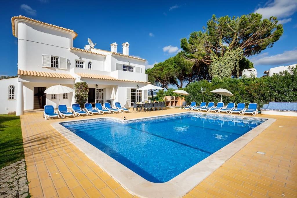 7 Bedroom Private Tenazinha Ii, With Pool Willa Albufeira